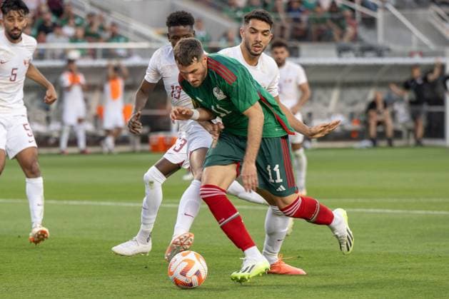RECORD DATE NOT STATED 2023 CONCACAF Gold Cup Mexico vs Qatar Santiago Gimenez of Mexico during the game Mexico (Mexican national team, Nationalteam vs Qatar, corresponding to group B of the CONCACAF Gold Cup 2023, at Levis Stadium, on July 02, 2023. <br><br> Santiago Gimenez de Mexico durante el partido Mexico (Seleccion Nacional de Mexico) vs Qatar, correspondiente al grupo B de la Copa Oro de la CONCACAF 2023, en el Levis Stadium, el 02 de Julio de 2023. SANTA CLARA CALIFORNIA ESTADOS UNIDOS  Copyright: xDavidxLeahx 20230702232835_CGC_GB_MEX_QAT_GIMENEZ210