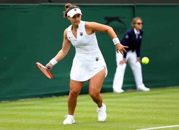 Mandatory Credit: Photo by Simon Dael Shutterstock (13992952c) Lauren Davis during her first round match Wimbledon Tennis Championships, Day 1, The All England Lawn Tennis and Croquet Club, London, UK - 03 Jul 2023 Wimbledon Tennis Championships, Day 1, The All England Lawn Tennis and Croquet Club, London, UK - 03 Jul 2023  Copyright: xSimonxDael Shutterstockx 13992952c