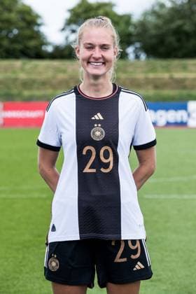 Mannschaftsfoto Portraittermin DFB Frauen; 03.07.2023 Janina Minge (Deutschland, 29) Mannschaftsfoto Portraittermin DFB Frauen, Herzogenaurach, adidas Homeground Copyright: xBEAUTIFULxSPORTS Wunderlx