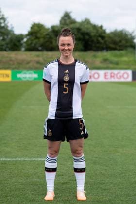 Marina Hegering (Deutschland, 05), GER, DFB Fussball Frauen Nationalmannschaft, Portrait Fototermin, FIFA WM Vorbereitung 2023 in Herzogenaurach, 02.07.2023 Nicole Anyomi (Deutschland, 25),GER, DFB Fussball Frauen Nationalmannschaft, Portrait Fototermin, FIFA WM Vorbereitung 2023 in Herzogenaurach, 02.07.2023 Herzogenaurach Copyright: xEibner-Pressefoto Memmlerx EP_MMR