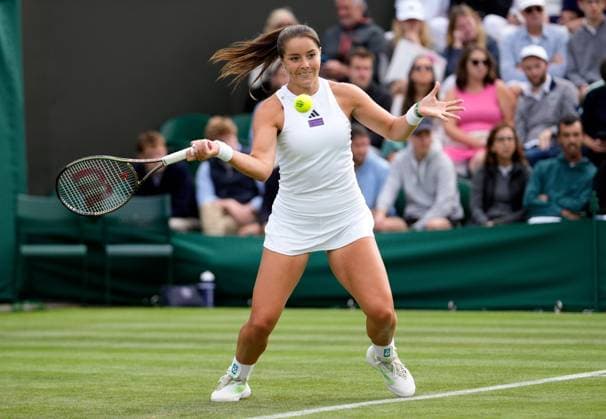 Mandatory Credit: Photo by Dave Shopland Shutterstock (13992815bb) Jodie Burrage during her first round match Wimbledon Tennis Championships, Day 1, The All England Lawn Tennis and Croquet Club, London, UK - 03 Jul 2023 Wimbledon Tennis Championships, Day 1, The All England Lawn Tennis and Croquet Club, London, UK - 03 Jul 2023  Copyright: xDavexShopland Shutterstockx 13992815bb