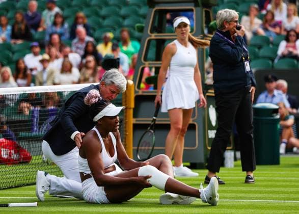 Mandatory Credit: Photo by Ella Ling Shutterstock (13992814cu) Venus Williams lies injured on Centre Court after falling and appearing to hurt her Knee as Elina Svitolina shows concern Wimbledon Tennis Championships, Day 1, The All England Lawn Tennis and Croquet Club, London, UK - 03 Jul 2023 Wimbledon Tennis Championships, Day 1, The All England Lawn Tennis and Croquet Club, London, UK - 03 Jul 2023  Copyright: xEllaxLing Shutterstockx 13992814cu