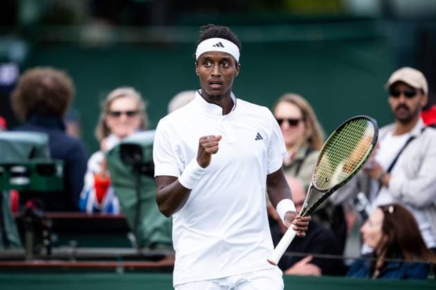 230703 Mikael Ymer of Sweden celebrates as he competes in a first round singles tennis match during day 1 of Wimbledon on July 3, 2023 in London. Photo: Jesper Zerman BILDBYRAN COP 234 JZ0389 tennis wimbledon day 1 bbeng jubel Copyright: JESPERxZERMAN BB230703JZ022