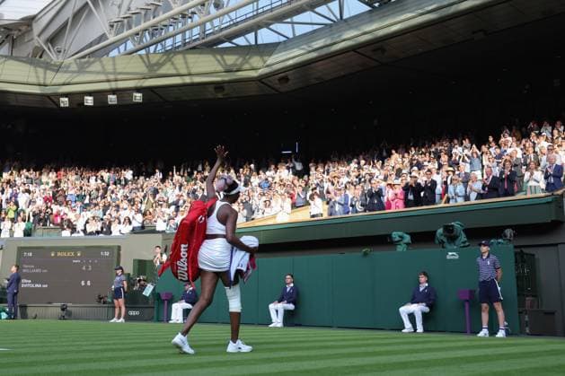 Wimbledon: Day One 3 July 2023, Wimbledon - Wimbledon Tennis Championships - Day One - Venus Williams (USA) walks off after losing her Women s Singles 1st Round match against Elina Svitolina (UKR) - Photo: Charlotte Wilson Offside . Wimbledon UK Copyright: xCharlottexWilsonx xOffsidexOffside