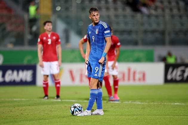 TA™QALI, MALTA JULY 3: Italy Under-19 soccer player Pio Esposito prepares to take a penalty kick during the UEFA European Under-19 Championship 2022 23 Group A match between Malta and Italy at National Stadium on July 3, 2023, in Ta™Qali, Malta. UEFA European Under-19 Championship 2022 23 Final Tournament in Malta UEFA_U19_2023