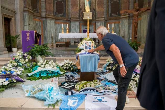 Foto Valentina Stefanelli LaPresse 4 Luglio 2023 Roma, Italia - Cronaca - I funerali di Vincenzo D Amico nella Chiesa Gran Madre di Dio, nella piazza di Ponte Milvio. Nella foto: un momento del rito funebre. July 4, 2023 Rome, Italy - News - The funeral of Vincenzo D Amico at the Gran Madre di Dio Church in Ponte Milvio square. In the photo: a moment of the funeral ceremony.  Copyright: xValentinaxStefanelli LaPressex