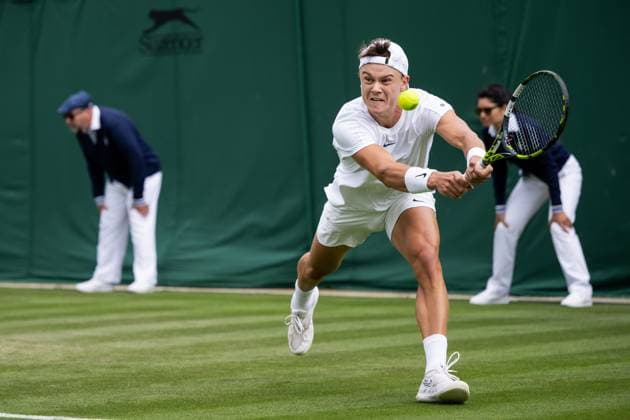 230704 Holger Rune of Denmark competes in a first round singles tennis match on July 4, 2023 in London. Photo: Jesper Zerman BILDBYRAN COP 234 JZ0390 tennis wimbledon day 2 bbeng Copyright: JESPERxZERMAN BB230704JZ010