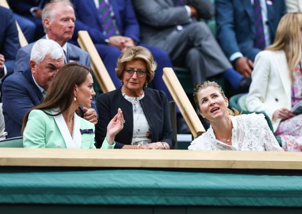 Mandatory Credit: Photo by Simon Dael Shutterstock (13995905ac) Mirka Federer and Catherine, Princess of Wales chat as they take their seats in the Royal Box Wimbledon Tennis Championships, Day 2, The All England Lawn Tennis and Croquet Club, London, UK - 04 Jul 2023 Wimbledon Tennis Championships, Day 2, The All England Lawn Tennis and Croquet Club, London, UK - 04 Jul 2023  Copyright: xSimonxDael Shutterstockx 13995905ac