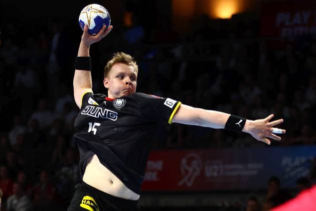 Torwurf von Justus Fischer (Deutschland) Deutschland vs Ungarn, Handball, U21, U 21 Weltmeisterschaft, 02.07.2023 Deutschland vs Ungarn, Handball, U21-Weltmeisterschaft, 02.07.2023 Berlin Copyright: xEibner-Pressefotox EP_RWS