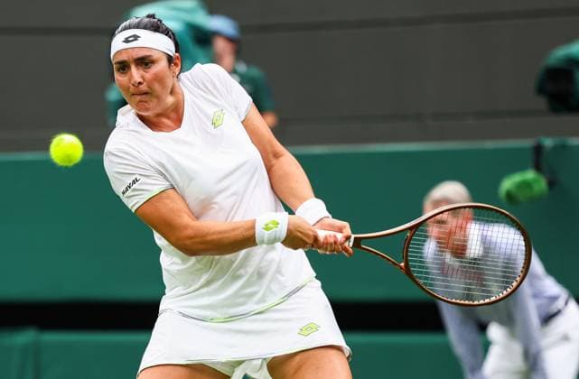 Mandatory Credit: Photo by Simon Dael Shutterstock (13995905df) Ons Jabeur Wimbledon Tennis Championships, Day 2, The All England Lawn Tennis and Croquet Club, London, UK - 04 Jul 2023 Wimbledon Tennis Championships, Day 2, The All England Lawn Tennis and Croquet Club, London, UK - 04 Jul 2023  Copyright: xSimonxDael Shutterstockx 13995905df