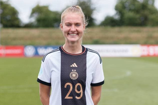 Janina Minge (GER, 29); Porträt, Einzelbild, 03.07.2023, Herzogenaurach (Deutschland), Fussball, Frauen, Deutsche Nationalmannschaft, Media Day, DFB DFL REGULATIONS PROHIBIT ANY USE OF PHOTOGRAPHS AS IMAGE SEQUENCES AND OR QUASI-VIDEO.