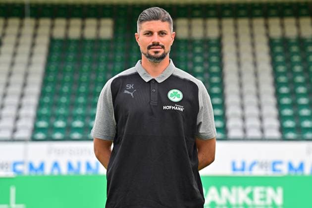 04.07.2023 - SpVgg Greuther Fürth ( Kleeblatt Spielvereinigung ) - 2. Fussball Bundesliga - Saison 2023 2024 - Fototermin Porträttermin Vorstellung Präsentation Pressetermin - - Einzelbild Einzelfoto Portrait Porträt Kopfbild - Stefan Kleineheismann (Co-Trainer SpVgg Greuther Fürth )