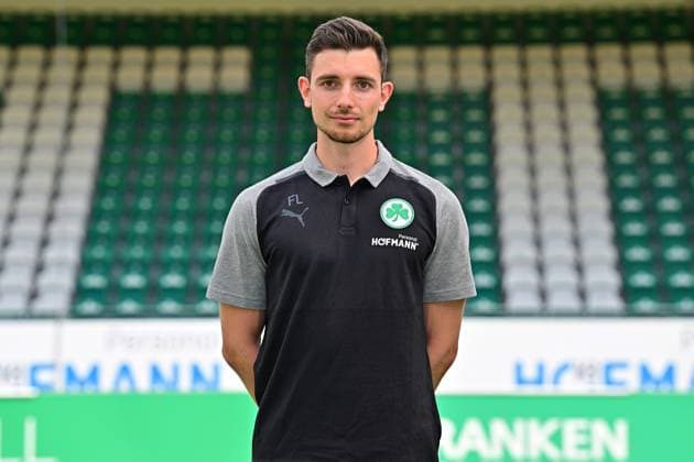 04.07.2023 - SpVgg Greuther Fürth ( Kleeblatt Spielvereinigung ) - 2. Fussball Bundesliga - Saison 2023 2024 - Fototermin Porträttermin Vorstellung Präsentation Pressetermin - - Einzelbild Einzelfoto Portrait Porträt Kopfbild - Florian Leimeister (Athletik-Trainer SpVgg Greuther Fürth)