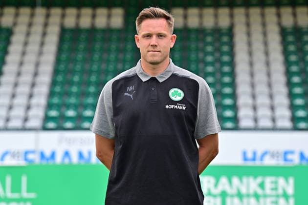 04.07.2023 - SpVgg Greuther Fürth ( Kleeblatt Spielvereinigung ) - 2. Fussball Bundesliga - Saison 2023 2024 - Fototermin Porträttermin Vorstellung Präsentation Pressetermin - - Einzelbild Einzelfoto Portrait Porträt Kopfbild - Nico Hildebrandt (Torwarttrainer SpVgg Greuther Fürth )
