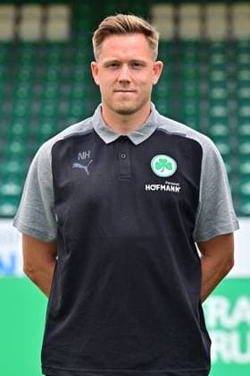 04.07.2023 - SpVgg Greuther Fürth ( Kleeblatt Spielvereinigung ) - 2. Fussball Bundesliga - Saison 2023 2024 - Fototermin Porträttermin Vorstellung Präsentation Pressetermin - - Einzelbild Einzelfoto Portrait Porträt Kopfbild - Nico Hildebrandt (Torwarttrainer SpVgg Greuther Fürth )