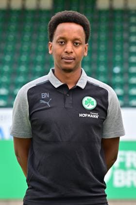 04.07.2023 - SpVgg Greuther Fürth ( Kleeblatt Spielvereinigung ) - 2. Fussball Bundesliga - Saison 2023 2024 - Fototermin Porträttermin Vorstellung Präsentation Pressetermin - - Einzelbild Einzelfoto Portrait Porträt Kopfbild - Benjamin Ngarambe (Physio SpVgg Greuther Fürth )