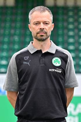 04.07.2023 - SpVgg Greuther Fürth ( Kleeblatt Spielvereinigung ) - 2. Fussball Bundesliga - Saison 2023 2024 - Fototermin Porträttermin Vorstellung Präsentation Pressetermin - - Einzelbild Einzelfoto Portrait Porträt Kopfbild - Christoph Porzelt (Physio SpVgg Greuther Fürth )