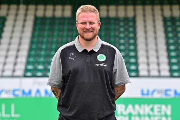 04.07.2023 - SpVgg Greuther Fürth ( Kleeblatt Spielvereinigung ) - 2. Fussball Bundesliga - Saison 2023 2024 - Fototermin Porträttermin Vorstellung Präsentation Pressetermin - - Einzelbild Einzelfoto Portrait Porträt Kopfbild - Patrick Rutte (Physio SpVgg Greuther Fürth )