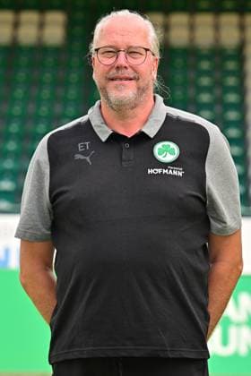 04.07.2023 - SpVgg Greuther Fürth ( Kleeblatt Spielvereinigung ) - 2. Fussball Bundesliga - Saison 2023 2024 - Fototermin Porträttermin Vorstellung Präsentation Pressetermin - - Einzelbild Einzelfoto Portrait Porträt Kopfbild - Dr. Ekkehardt Templer ( Mannschaftsarzt SpVgg Greuther Fürth )