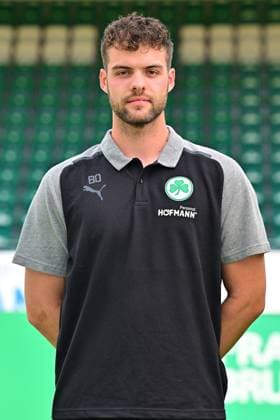 04.07.2023 - SpVgg Greuther Fürth ( Kleeblatt Spielvereinigung ) - 2. Fussball Bundesliga - Saison 2023 2024 - Fototermin Porträttermin Vorstellung Präsentation Pressetermin - - Einzelbild Einzelfoto Portrait Porträt Kopfbild - Bjarne Oslender ( Videoanalyse SpVgg Greuther Fürth )