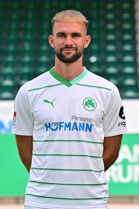 04.07.2023 - SpVgg Greuther Fürth ( Kleeblatt Spielvereinigung ) - 2. Fussball Bundesliga - Saison 2023 2024 - Fototermin Porträttermin Vorstellung Präsentation Pressetermin - - Einzelbild Einzelfoto Portrait Porträt Kopfbild - Simon Asta (2, SpVgg Greuther Fürth )