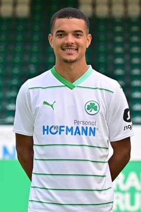 04.07.2023 - SpVgg Greuther Fürth ( Kleeblatt Spielvereinigung ) - 2. Fussball Bundesliga - Saison 2023 2024 - Fototermin Porträttermin Vorstellung Präsentation Pressetermin - - Einzelbild Einzelfoto Portrait Porträt Kopfbild - Maximilian Solomon Dietz (33, SpVgg Greuther Fürth )