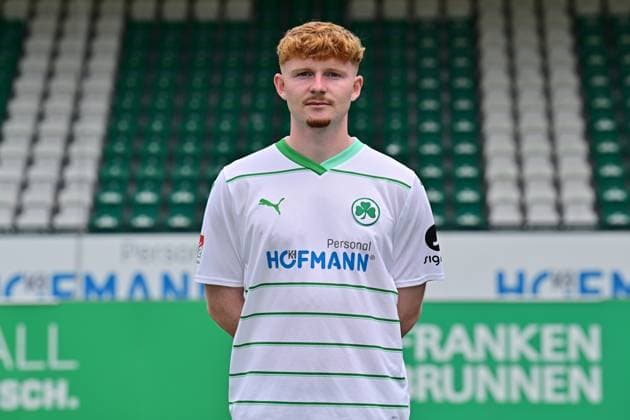04.07.2023 - SpVgg Greuther Fürth ( Kleeblatt Spielvereinigung ) - 2. Fussball Bundesliga - Saison 2023 2024 - Fototermin Porträttermin Vorstellung Präsentation Pressetermin - - Einzelbild Einzelfoto Portrait Porträt Kopfbild - Robert Wagner (22, SpVgg Greuther Fürth )
