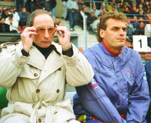 RECORD DATE NOT STATED Aus 2. BL. Saison 1992 93 Eintracht Braunschweig - Chemnitzer FC 4:4 am 17.10.1992. Im Foto: BS Trainerbank mit li. Trainer Uli Maslo und Co. Uwe Kliemann *** From 2 BL season 1992 93 Eintracht Braunschweig Chemnitzer FC 4 4 on 17 10 1992 In photo BS coachs bench with li coach Uli Maslo and Co Uwe Kliemann
