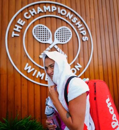 Mandatory Credit: Photo by Javier Garcia Shutterstock (13995913aj) Aryna Sabalenka with a towel over her head as she leaves the practice courts Wimbledon Tennis Championships, Day 3, The All England Lawn Tennis and Croquet Club, London, UK - 05 Jul 2023 Wimbledon Tennis Championships, Day 3, The All England Lawn Tennis and Croquet Club, London, UK - 05 Jul 2023  Copyright: xJavierxGarcia Shutterstockx 13995913aj