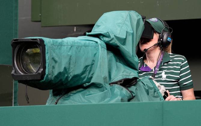 Mandatory Credit: Photo by Dave Shopland Shutterstock (13995910iv) Video camera operator Wimbledon Tennis Championships, Day 3, The All England Lawn Tennis and Croquet Club, London, UK - 05 Jul 2023 Wimbledon Tennis Championships, Day 3, The All England Lawn Tennis and Croquet Club, London, UK - 05 Jul 2023  Copyright: xDavexShopland Shutterstockx 13995910iv