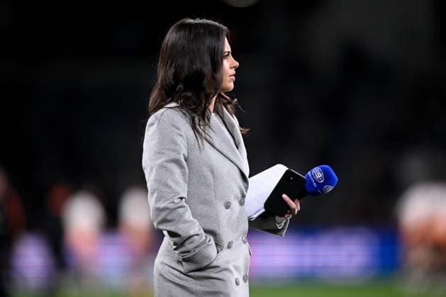 NRL TIGERS SHARKS, Danika Mason of Channel Nine during the warm up ahead of the Round 19 NRL match between the Wests Tigers and the Cronulla-Sutherland Sharks at CommBank Stadium in Sydney, Thursday, July 6, 2023. ( NO ARCHIVING, EDITORIAL USE ONLY, NO USE IN BOOKS WITHOUT CONSENT SYDNEY NEW SOUTH WALES AUSTRALIA  Copyright: xDANxHIMBRECHTSx 20230706001817854516 