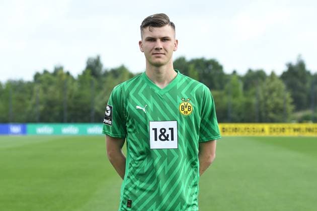 Borussia Dortmund II; 3.Liga, Porträttermin 2023 2024 Marian Kirsch; Borussia Dortmund II; 3. Liga, Porträttermin 2023 2024