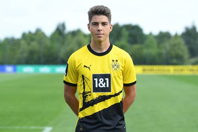 Borussia Dortmund II; 3.Liga, Porträttermin 2023 2024 Franz Roggow; Borussia Dortmund II; 3. Liga, Porträttermin 2023 2024