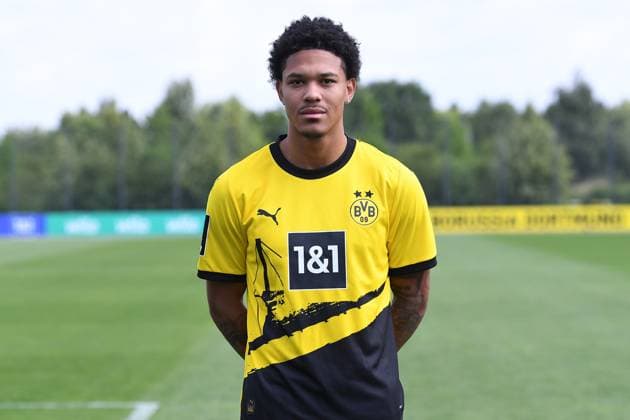 Borussia Dortmund II; 3.Liga, Porträttermin 2023 2024 Justin Butler; Borussia Dortmund II; 3. Liga, Porträttermin 2023 2024