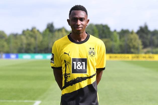 Borussia Dortmund II; 3.Liga, Porträttermin 2023 2024 Moses Otuali; Borussia Dortmund II; 3. Liga, Porträttermin 2023 2024