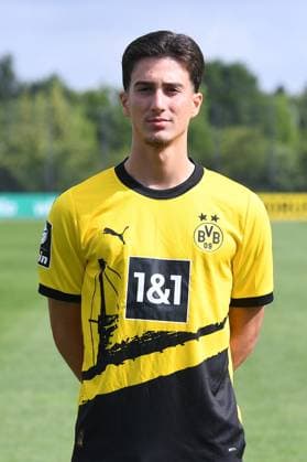 Borussia Dortmund II; 3.Liga, Porträttermin 2023 2024 Göktan Gürpüz; Borussia Dortmund II; 3. Liga, Porträttermin 2023 2024