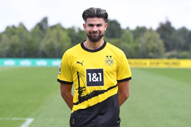 Borussia Dortmund II; 3.Liga, Porträttermin 2023 2024 Antonios Papadopoulos; Borussia Dortmund II; 3. Liga, Porträttermin 2023 2024
