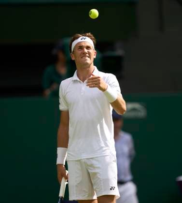 at the 2023 Wimbledon Championships Casper Ruud (NOR) looks at the ball in the light during his second round match against Liam Broady (GBR) on Day Four at the 2023 Wimbledon Championships at the All England Club, London, United Kingdom,, Credit:Peter van den Berg Avalon United Kingdom, England, London, All England Lawn Tennis and Croquet Club  Copyright: xPeterxvanxdenxBergx xAvalonx 0787587716