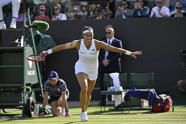 Sport Bilder des Tages Tennis : Wimbledon 2023 - Angleterre - Caroline Garcia - France Tennis : Wimbledon 2023 - Angleterre- 06 07 23 ChrysleneCaillaud Panoramic  