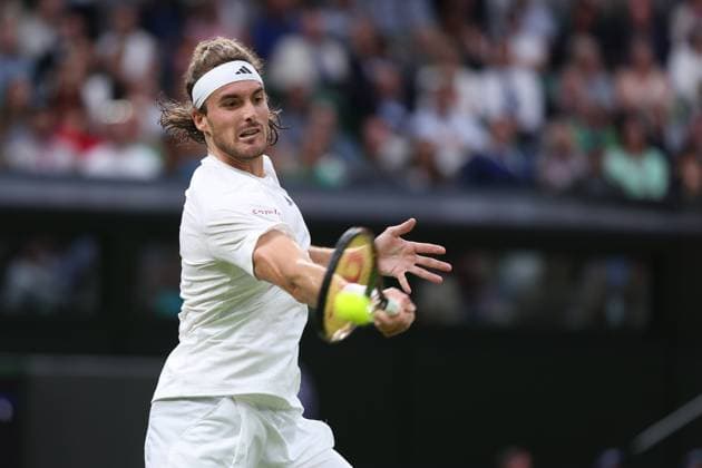Stefanos Tsitsipas (Gre) with Andy Murray (GB) during the 2023 Wimbledon Championships on July 6, 2023 at All England Lawn Tennis & Croquet Club in Wimbledon, England  Copyright: xAntoinexCouvercelle DPPI IPAxSpox xIPAxSportx 0 IPA_IPA39090955