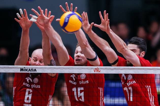 Sport Themen der Woche KW27 (230707) -- PASAY CITY, July 7, 2023 -- Players of Poland defend against Brazil during their pool 6 match in the Volleyball Nations League in Pasay City, the Philippines, on July 7, 2023. ) (SP)PHILIPPINES-PASAY CITY-VOLLEYBALL-NATIONS LEAGUE ROUELLExUMALI 