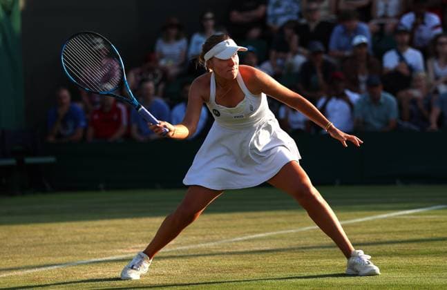 Mandatory Credit: Photo by Ella Ling Shutterstock (13995924eo) Sofia Kenin in action against Elina Svitolina Wimbledon Tennis Championships, Day 5, The All England Lawn Tennis and Croquet Club, London, UK - 07 Jul 2023 Wimbledon Tennis Championships, Day 5, The All England Lawn Tennis and Croquet Club, London, UK - 07 Jul 2023  Copyright: xEllaxLing Shutterstockx 13995924eo