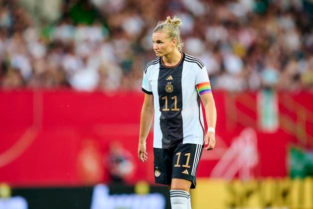07.07.2023 - Fussball Frauenfussball - Freundschaftsspiel : Deutschland gg Sambia - Sportfoto Zink PeKo - xpexkox - Alexandra Popp (11, DFB Frauen Nationalmannschaft ) Enttäuschung. Enttäuscht. Unglücklich. Niedergeschlagen.. Freisteller, Portrait, Porträt, Einzelbild, freigestellt.