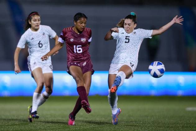 RECORD DATE NOT STATED JCC San Salvador 2023 Venezuela 1-2 Mexico Final Gold Medal (L-R), Alexia Delgado of Mexico, Barbara Martinez of Venezuela, Anika Rodriguez of Mexico during the game Venezuela vs Mexico (Mexican national team, Nationalteam , corresponding to Final Gold Medal of Womens Soccer at the Central American and Caribbean Games San Salvador 2023, at Las Delicias National Stadium, on July 07, 2023. <br><br> (I-D), Alexia Delgado de Mexico, Barbara Martinez de Venezuela, Anika Rodriguez de Mexico durante el partido Venezuela vs Mexico (Seleccion Mexicana), correspondiente a Final por Medalla de Oro del Futbol Femenino en los Juegos Centroamericanos y del Caribe San Salvador 2023, en el Estadio Nacional Las Delicias, el 07 de Julio de 2023. SAN SALVADOR SAN SALVADOR EL SALVADOR Copyright: xUlisesxNaranjox 20230707213450_JCC_23_W_VEN_MEX_MARTINEZ32