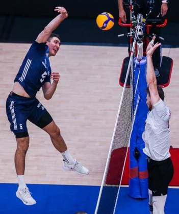 (230708) -- PASAY CITY, July 8, 2023 -- Lukasz Kaczmarek (L) of Poland competes during the Pool 6 match between Poland and Canada at the Men s Volleyball Nations League in Pasay City, the Philippines, July 8, 2023. ) (SP)THE PHILIPPINES-PASAY CITY-VOLLEYBALL-NATIONS LEAGUE-MEN-POL VS CAN RouellexUmali 