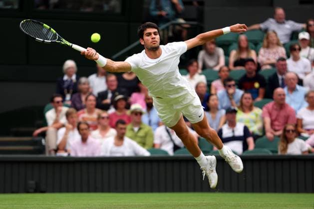 Sport Themen der Woche KW27 Sport Bilder des Tages Mandatory Credit: Photo by Ella Ling Shutterstock (14001529ai) Carlos Alcaraz during his third round match Wimbledon Tennis Championships, Day 6, The All England Lawn Tennis and Croquet Club, London, UK - 08 Jul 2023 Wimbledon Tennis Championships, Day 6, The All England Lawn Tennis and Croquet Club, London, UK - 08 Jul 2023  Copyright: xEllaxLing Shutterstockx 14001529ai