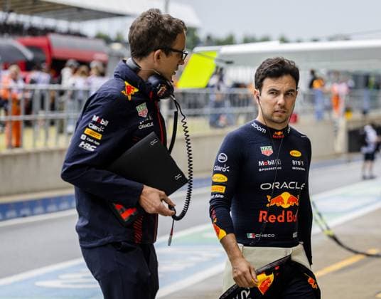 SILVERSTONE - Sergio Perez (Red Bull Racing) during qualifying ahead of the Grand Prix of Great Britain at the Silverstone Circuit. ANP SEM VAN DER WAL F1 Grand Prix of Great Britain - Qualifying 2023 xVIxANPxSportx xxANPxIVx 473270724 originalFilename: 473270724.jpg
