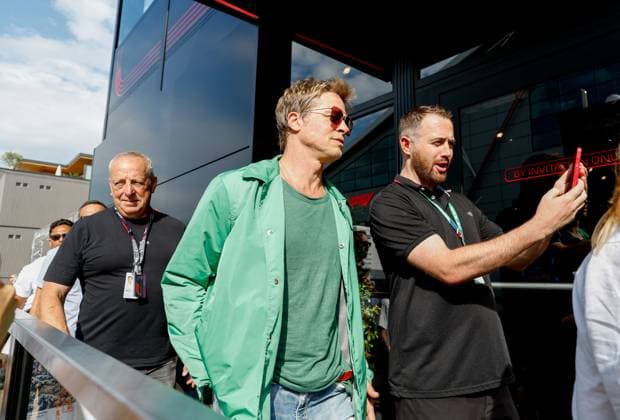 Sport Bilder des Tages Brad Pitt (USA), F1 Grand Prix of Great Britain at Silverstone Circuit on July 8, 2023 in Silverstone, Great Britain. (Photo by HOCH ZWEI) Silverstone Great Britain
