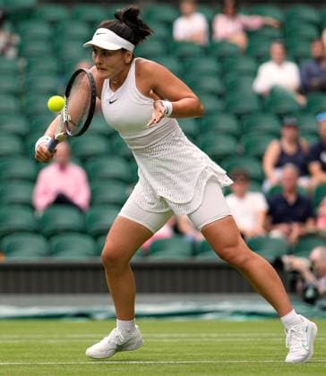 Mandatory Credit: Photo by Dave Shopland Shutterstock (14001531ds) Bianca Andreescu during her third round match Wimbledon Tennis Championships, Day 6, The All England Lawn Tennis and Croquet Club, London, UK - 08 Jul 2023 Wimbledon Tennis Championships, Day 6, The All England Lawn Tennis and Croquet Club, London, UK - 08 Jul 2023  Copyright: xDavexShopland Shutterstockx 14001531ds