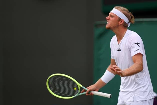 Mandatory Credit: Photo by Ella Ling Shutterstock (14001529bc) Alejandro Davidovich Fokina during his third round match Wimbledon Tennis Championships, Day 6, The All England Lawn Tennis and Croquet Club, London, UK - 08 Jul 2023 Wimbledon Tennis Championships, Day 6, The All England Lawn Tennis and Croquet Club, London, UK - 08 Jul 2023  Copyright: xEllaxLing Shutterstockx 14001529bc